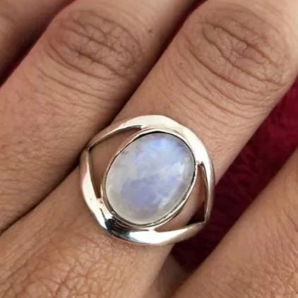 Vintage ring with natural stone in the centre and 925 silver
