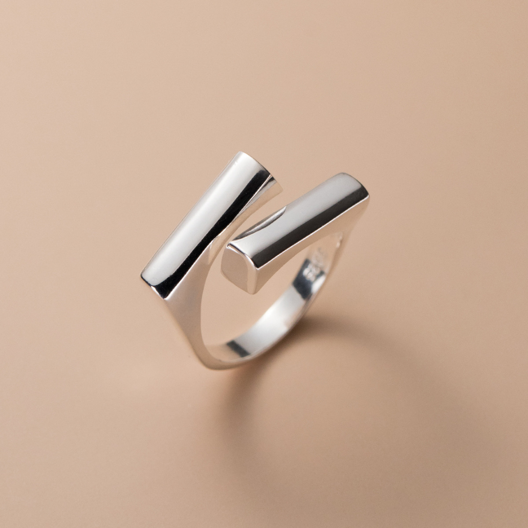 Simple modernist ring crafted in 925 sterling silver - BS
